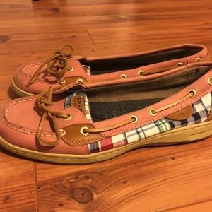 5/30🔮Sperry slip ons size 8.5